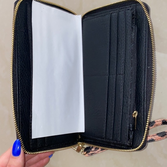 ⭐ Steve Madden Cheetah Wallet - Picture 4 of 6